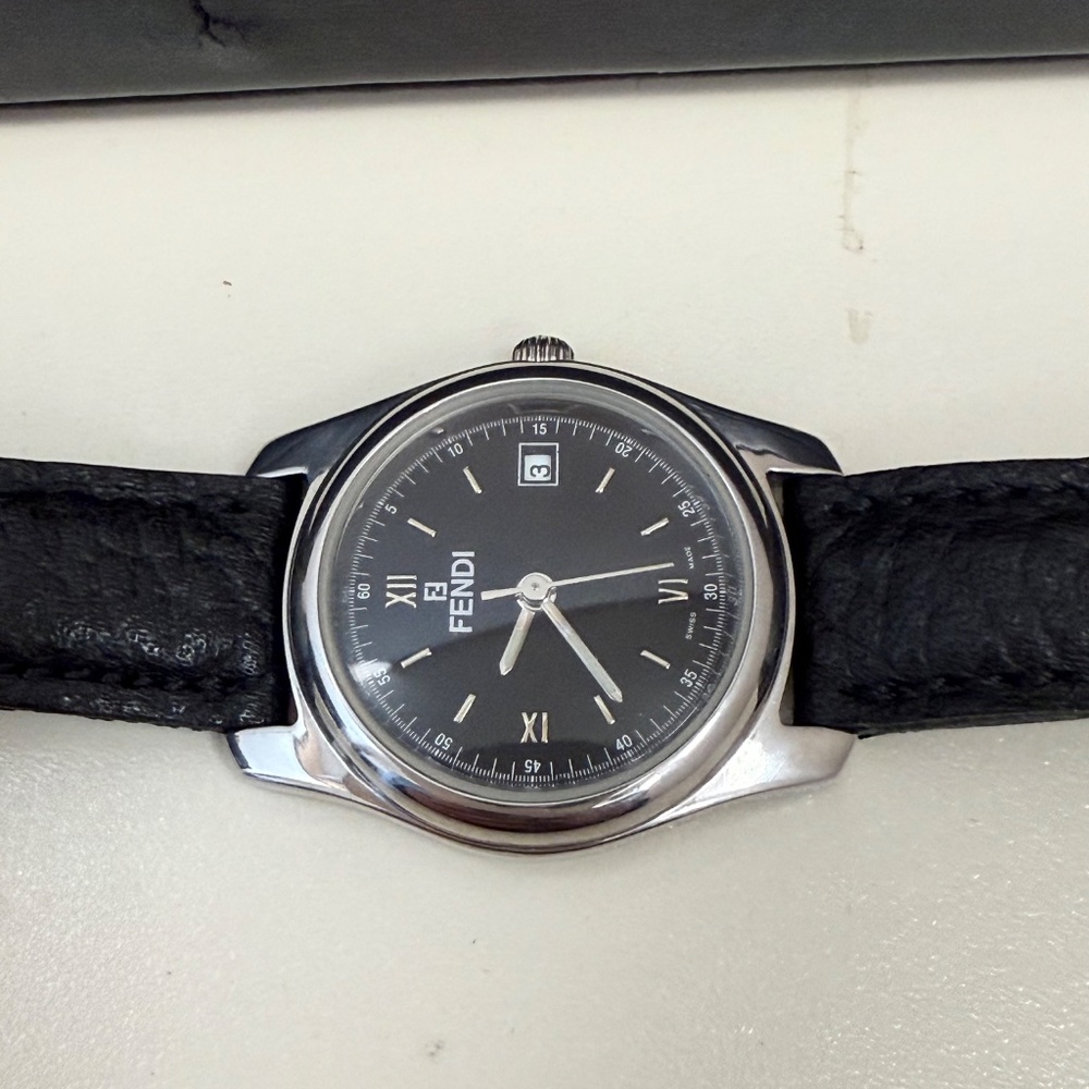 ✨ Vintage Fendi 210L Stainless Steel Watch – Excellent Condition! ✨ - Picture 3 of 11